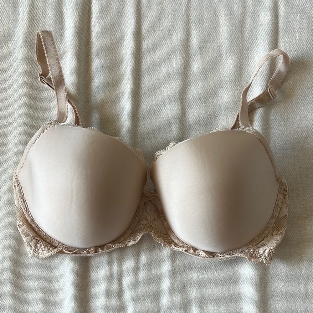 Victoria's Secret Cream Lace Trim Bra